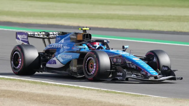 Carlos Sainz levou penalizaÃ§Ã£o inÃ©dita no GP da GrÃ£-Bretanha