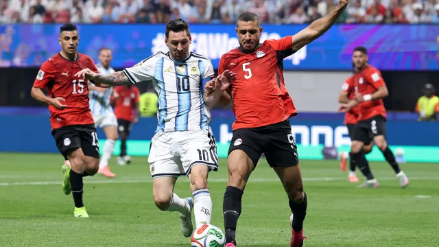 
                    EM DIRETO: Argentina e Messi em apuros com surpresa do Egito em ação
                