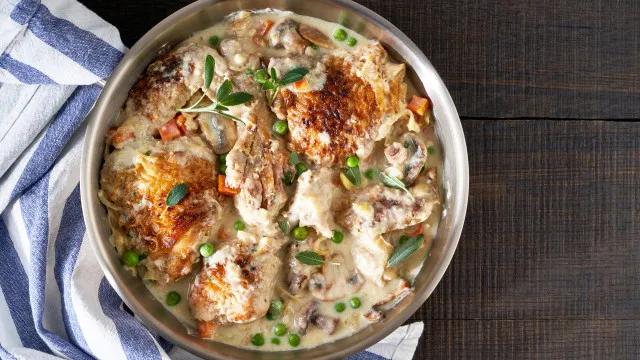 Farto das mesmas receitas? Prove este fricassÃ© de frango Ã  portuguesa