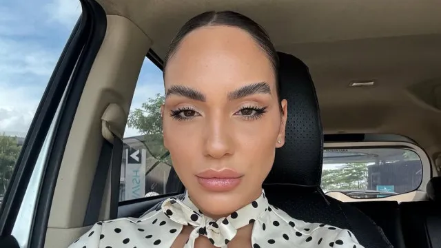 
                    Ex-