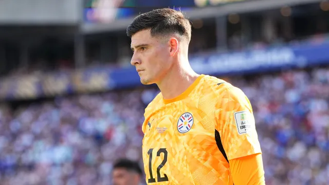 Vendeu tudo por filho doente, brilhou no Mundial e vai recuperar camisola