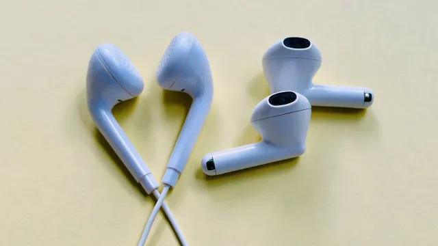 Auriculares com ou sem fios? Eis os pontos positivos e negativos