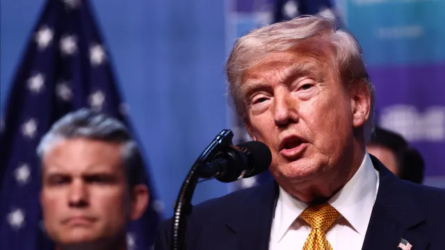 Trump ameaça Irão com ataques "muito piores" se voltar a atacar navios
