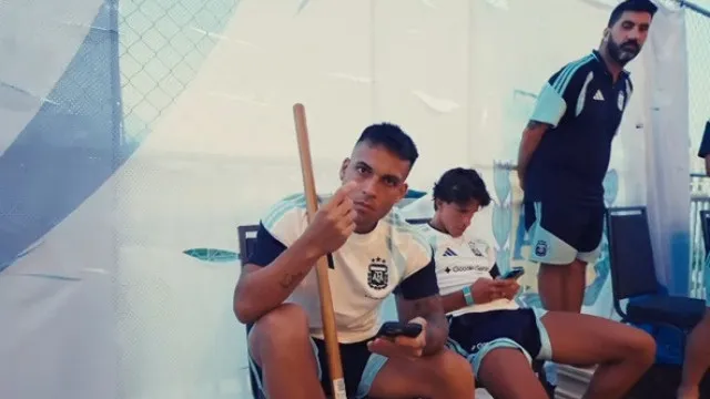E esta? SeleÃ§Ã£o da Argentina aproveita folga para fazer... um churasco
