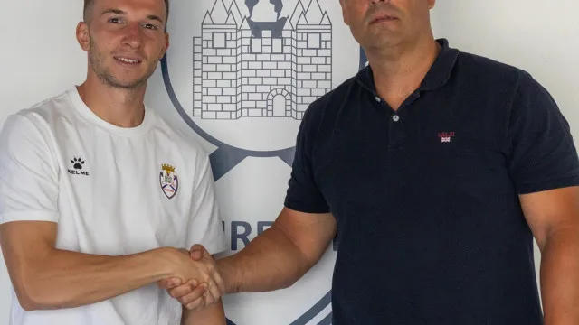 
                    Oficial; Espanhol Diego Moreno contratado pelo Feirense
                