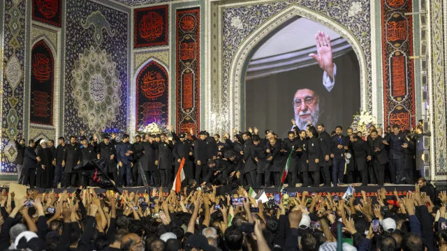 'Ayatollah' Ali Khamenei sepultado na cidade natal no IrÃ£o