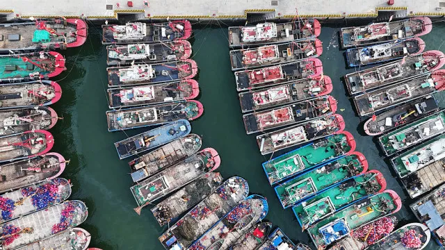 
                    China prepara-se para chegada do tufão Bavi após tempestades mortais
                