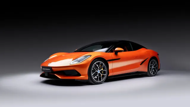 
                    Supercarro chinês com 1.604 cv que carrega em 9 minutos chegou à Europa
                