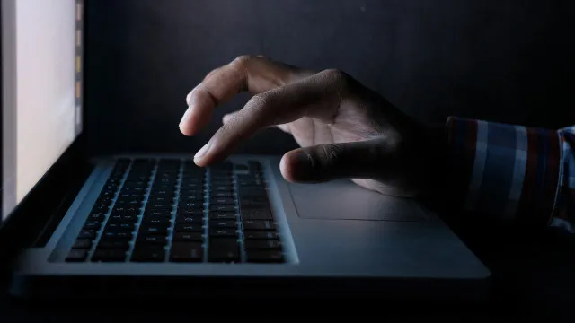 
                    Rede de burlas no OLX e Marketplace lesou mais de 20 vítimas no Minho
                