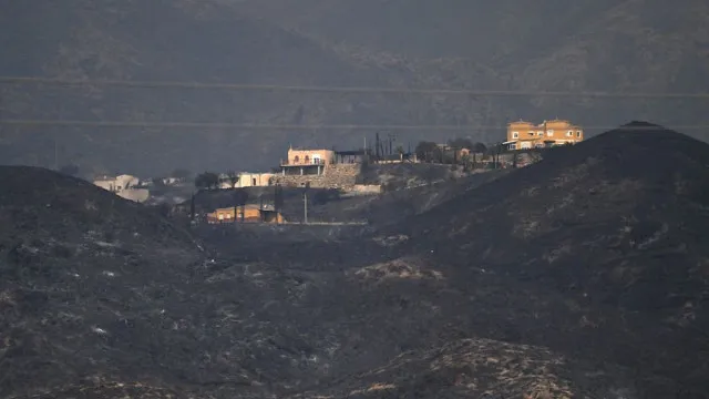Autoridades mais otimistas com combate a fogo em Almeria e agradece apoio