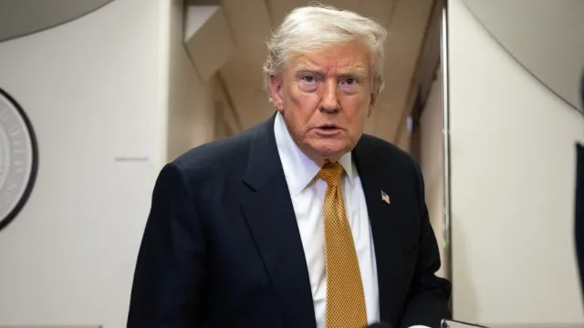 
                    Trump avisa Irão: 