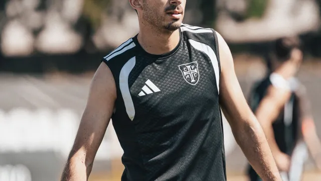
                    Oficial: Gabi Pereira chega do Felgueiras para reforçar o Casa Pia
                
