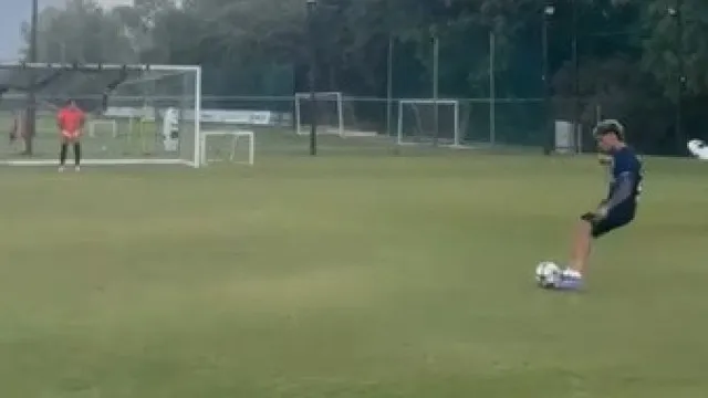 
                    Maxi Araújo e Rodrigo Zalazar preparam assim a nova época no Sporting
                