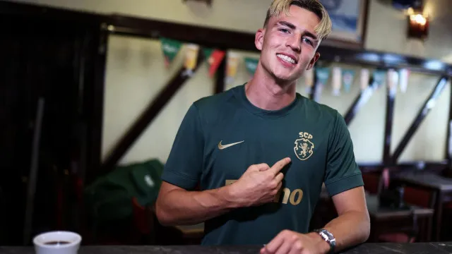 
                    Oficial: Jesse Derry é reforço do Sporting
                