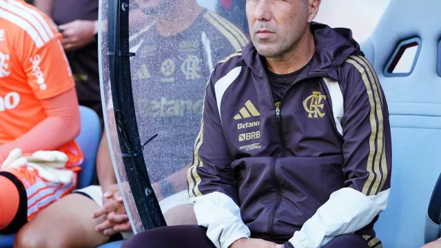 Leonardo Jardim e LuÃs Castro sem motivos para sorrir no BrasileirÃ£o