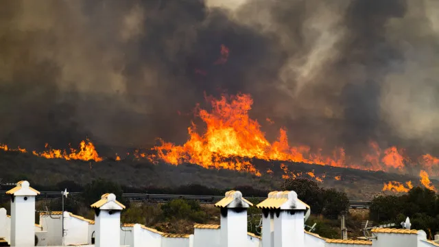 “Emoção”. Casal britânico encontrado vivo em ravina após fogo em Espanha