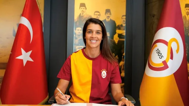 
                    Oficial: Carole Costa junta-se a armada lusa no Galatasaray
                