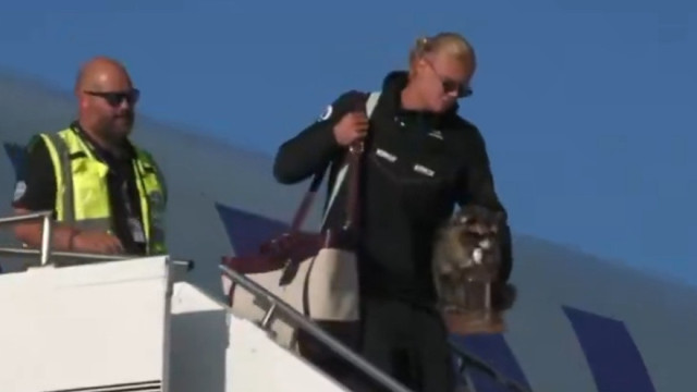 Erling Haaland regressou à Noruega e trouxe presente que saltou à vista