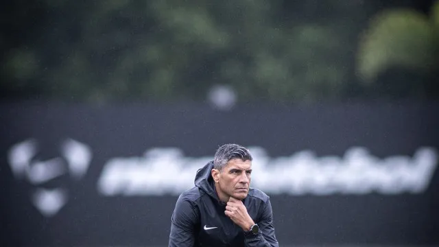 Pedro Emanuel apresentado no Vasco: "Sei que sou um grande desconhecido…"