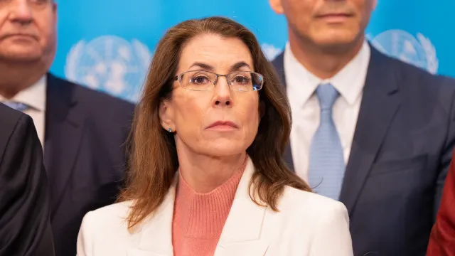 
                    Médio Oriente: EUA condenam 