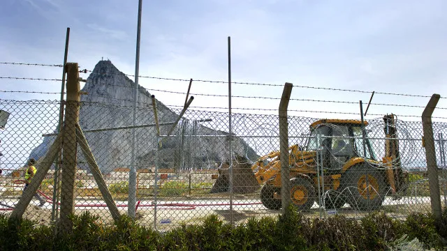 
                    Brexit: Último muro na Europa continental cai à meia-noite em Gibraltar
                