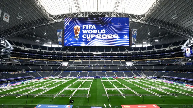 
                    EM DIRETO: França e Espanha abrem meias à procura do primeiro finalista
                