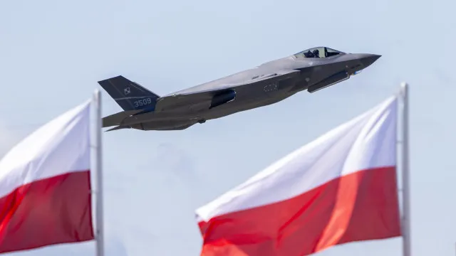 CaÃ§as polacos intercetam aeronave de reconhecimento russa no mar BÃ¡ltico