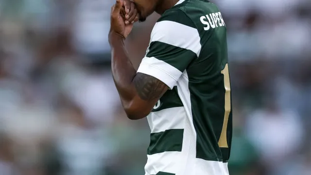 Erros defensivos viraram goleada. Sporting bate Celtic em jogo particular