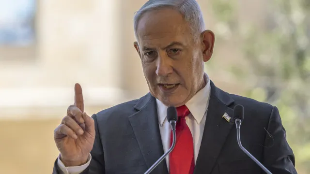 Israel ameaÃ§a TeerÃ£o com resposta "decisiva" caso sofra ataque