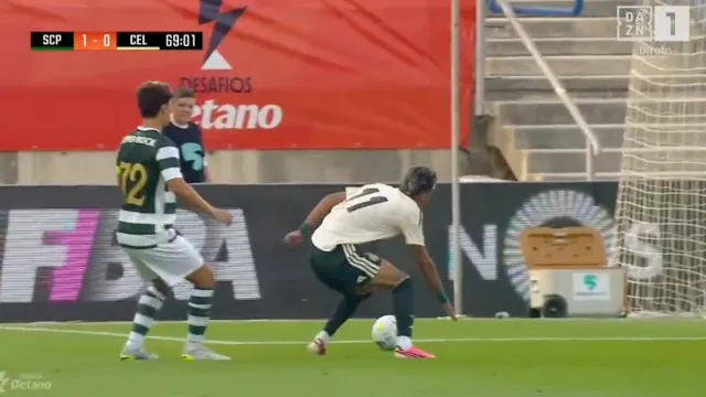 Só visto. 'Fífia' de Quaresma resultou em golo de ex-carrasco… do Benfica