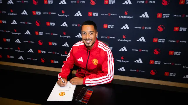 Oficial: Youri Tielemans troca o Aston Villa pelo Manchester United