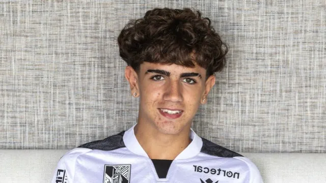 Oficial: Sobrinho de Cristiano Ronaldo vai jogar no Vitória SC