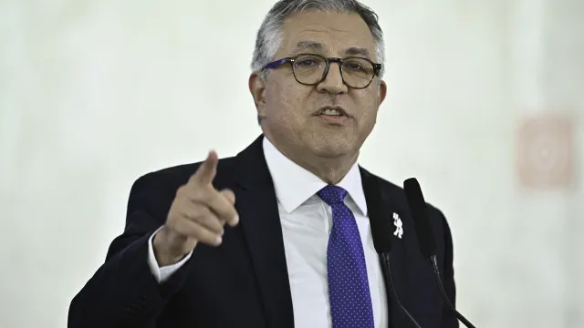 Setor público deve liderar IA na saúde, diz ministro brasileiro da saúde