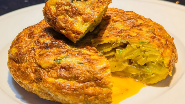 Tortilha: Depois do 'chuto' no queijo, há algo que divide os espanhóis