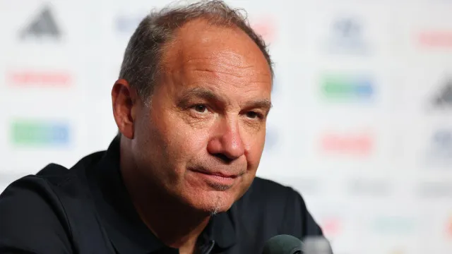 SÃ©bastien MignÃ© vai comandar seleÃ§Ã£o do GabÃ£o apÃ³s guiar Haiti no Mundial