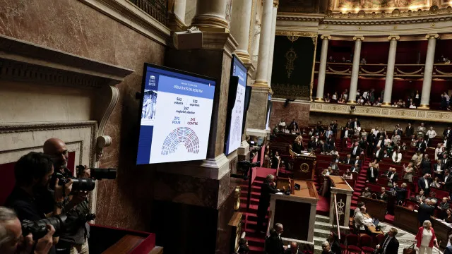 FranÃ§a aprova lei que legaliza a eutanÃ¡sia e o suicÃdio assistido