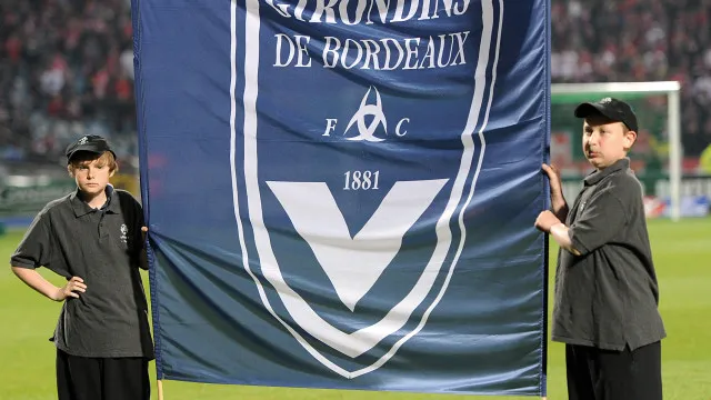 Histórico Bordeaux despromovido à sexta divisão e em perigo de falência