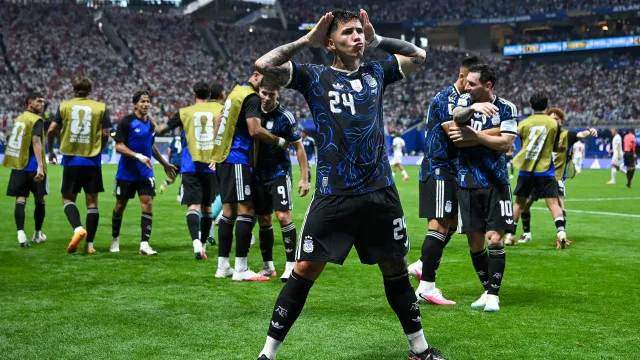 
                    Impróprio para cardíacos. Argentina bate Inglaterra em final de loucos
                