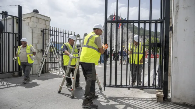 "AvanÃ§ar de mÃ£o dada". Ã ltimo muro da Europa continental cai em Gibraltar