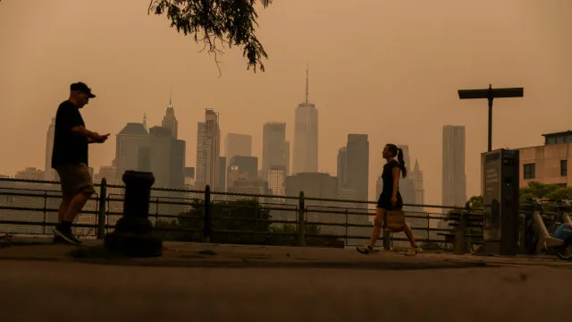 
                    Incêndio coloca Nova Iorque em alerta a dias da final do Mundial
                