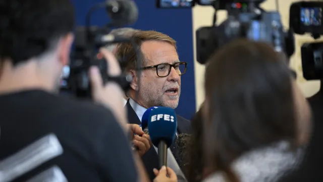 O ministro que tem de provar que esteve "sempre do lado do bem"