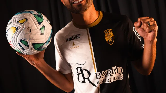 
                    Oficial: Mattheus Oliveira regressa ao Farense
                