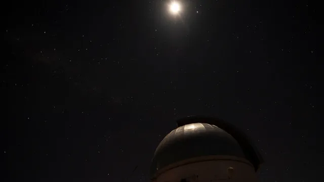 Cientistas detetam sinais de atmosfera em planeta em "zona habitável"