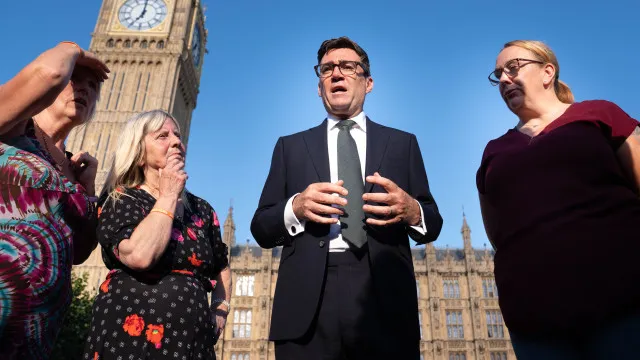 
                    Andy Burnham proclamado hoje líder do Partido Trabalhista britânico
                