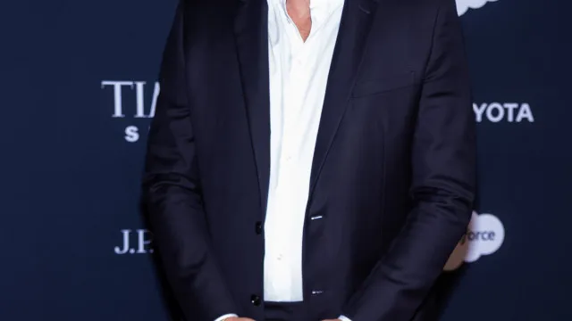 PrÃncipe Harry surge de surpresa em red carpet de evento. Saiba onde