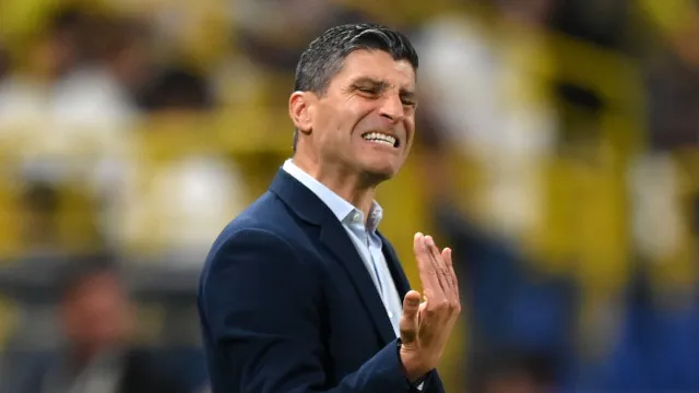 Pedro Emanuel tem estreia para esquecer no Vasco da Gama