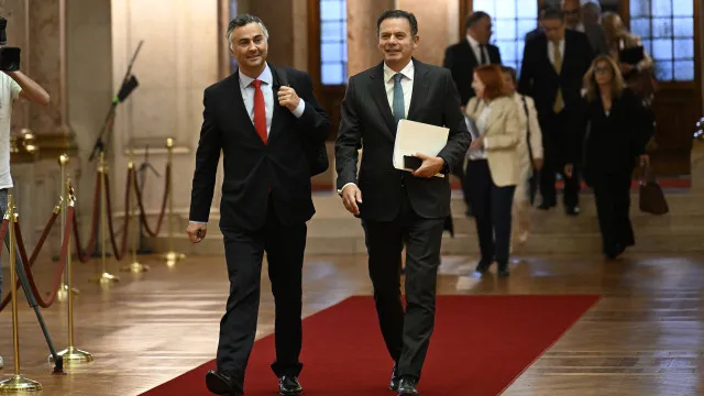 AO MINUTO: Ministro ouvido em debate de urgÃªncia sobre exames nacionais