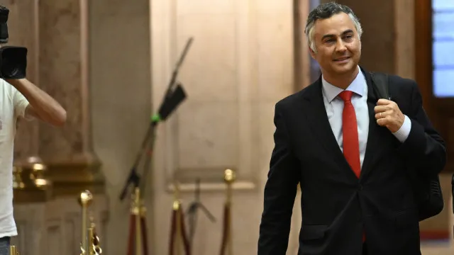 AO MINUTO: Ministro ouvido em debate de urgência sobre exames nacionais