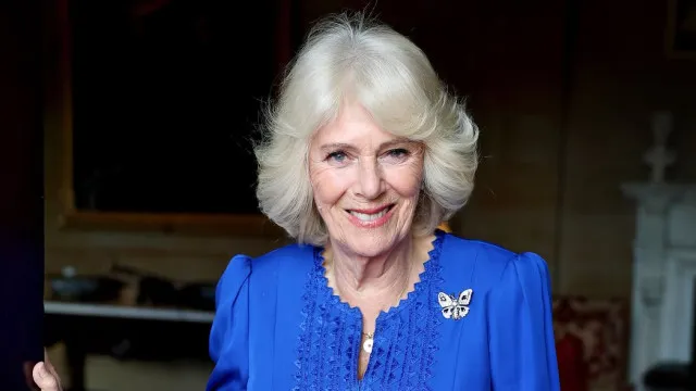 O novo retrato da rainha Camilla. Celebra 79 anos de vida