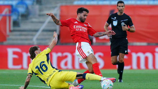 Golaço de Rafa Silva ajuda Benfica a sorrir antes do duelo europeu